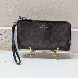 Coach Double Zip Travel Wallet, EUC! No call outs!